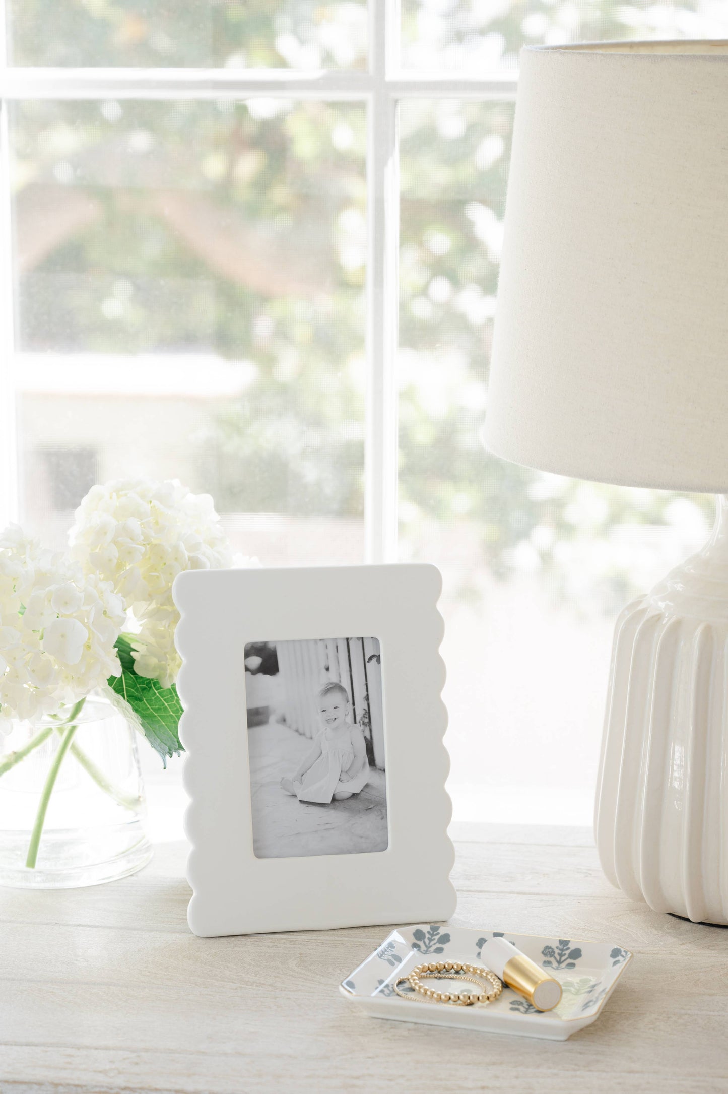 White Scallop Ceramic Picture Frame