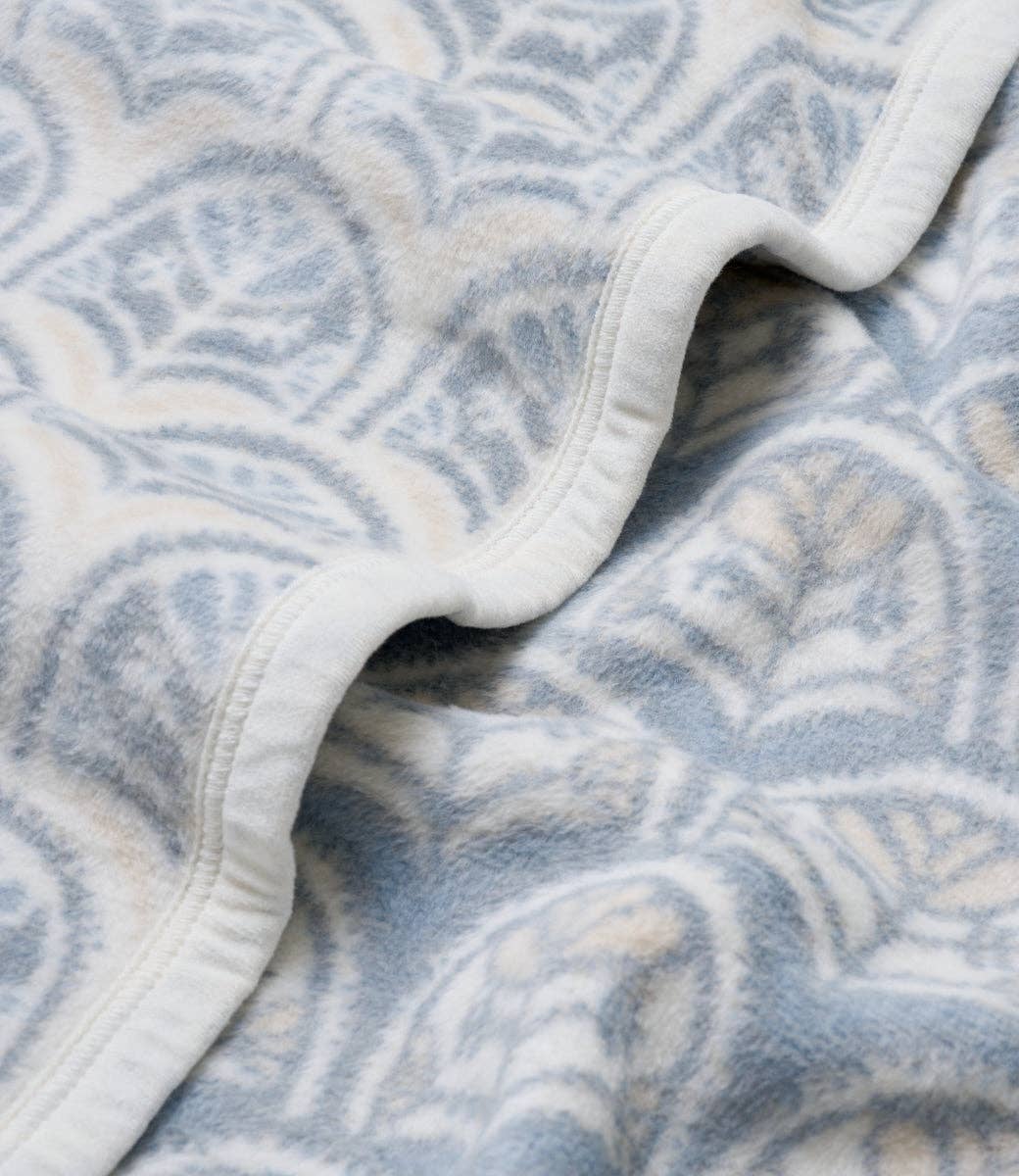 Cottage Scallop ChappyWrap Blanket