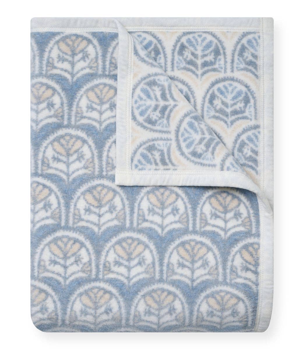 Cottage Scallop ChappyWrap Blanket